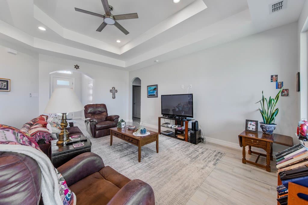 9 South Bay Hill Drive photo 5